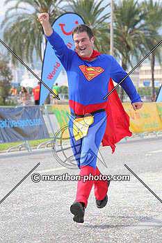 Palma de Mallorca Marathon 2013: Hartmut Keck als Superman